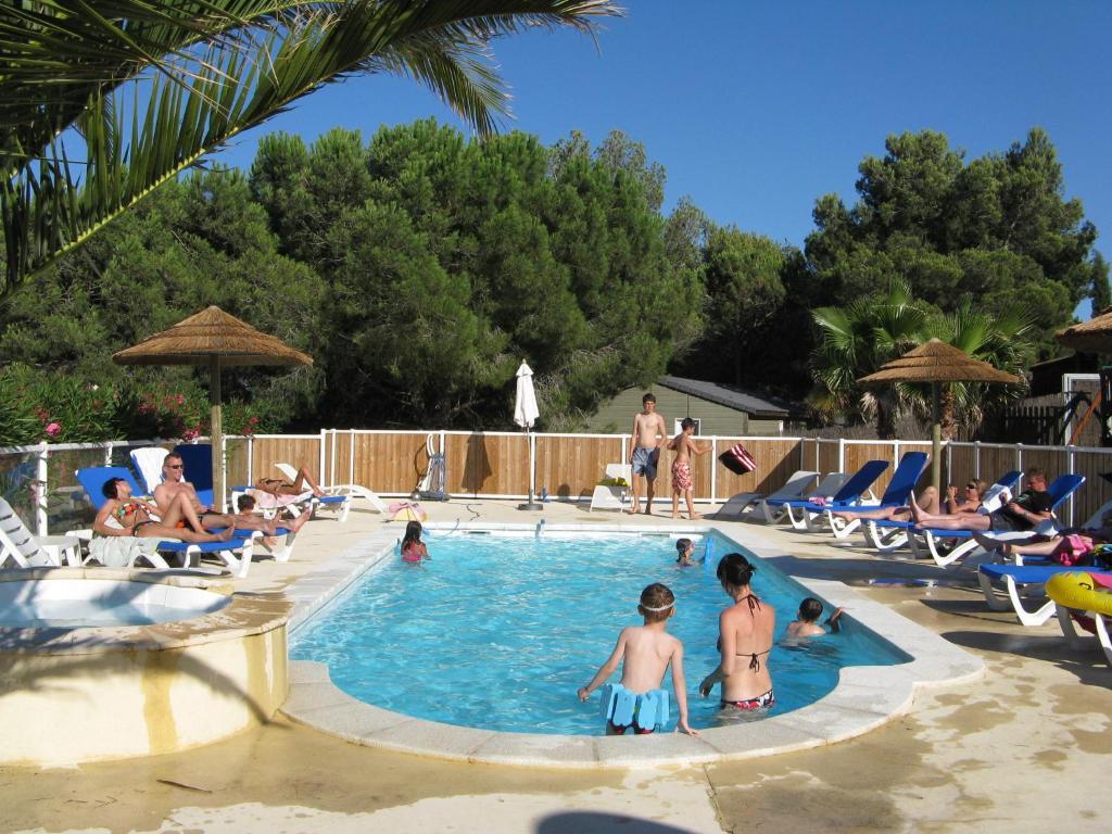 Parc Residentiel Les Hauts De Baldy Agde Bagian luar foto