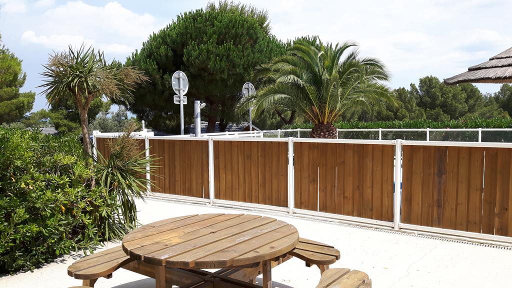 Parc Residentiel Les Hauts De Baldy Agde Bagian luar foto